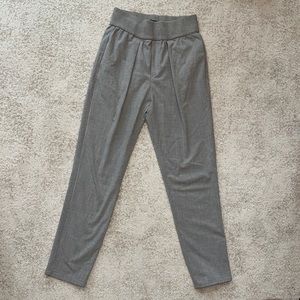 Comfy/stretchy waist band business casual pants.